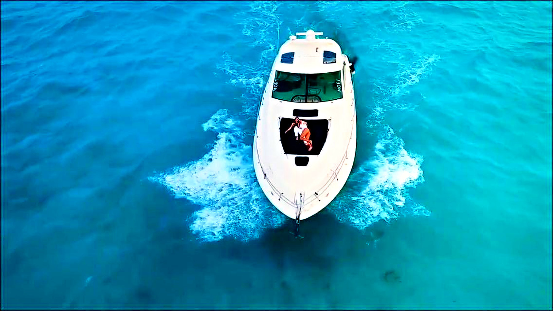 52ft MOËT